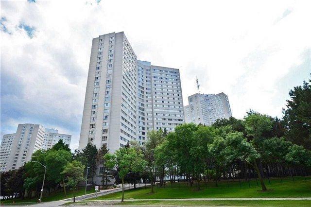 1001 - 3700 Kaneff Cres, Condo with 2 bedrooms, 2 bathrooms and 1 parking in Mississauga ON | Image 1