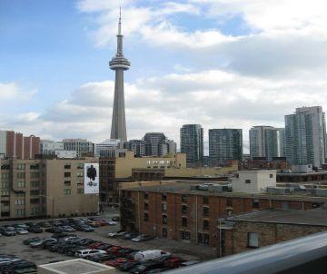 710 - 19 Brant St, Condo with 1 bedrooms, 1 bathrooms and null parking in Toronto ON | Image 2