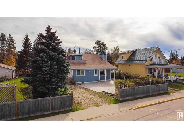 5035 50 Av, House detached with 2 bedrooms, 1 bathrooms and 8 parking in Alberta Beach AB | Image 44