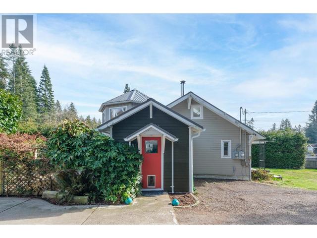 8098 Redrooffs Road, House detached with 2 bedrooms, 2 bathrooms and 6 parking in Sunshine Coast B BC | Image 26
