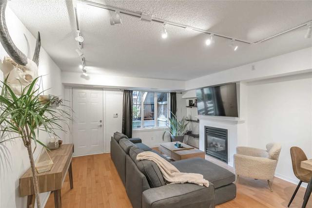 th37 - 208 Niagara St, Townhouse with 1 bedrooms, 1 bathrooms and 1 parking in Toronto ON | Image 12