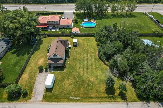 1687 Pound Avenue, House detached with 4 bedrooms, 2 bathrooms and 4 parking in Fort Erie ON | Image 2