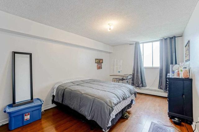 1507 - 320 Dixon Rd, Condo with 3 bedrooms, 2 bathrooms and 1 parking in Toronto ON | Image 10