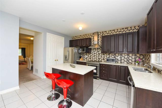 147 Latania Blvd, House detached with 4 bedrooms, 6 bathrooms and 6 parking in Brampton ON | Image 7