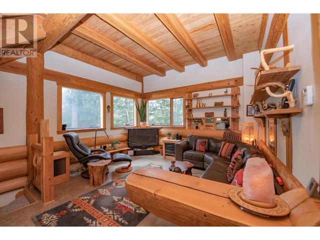 1195 Sugar Lake Road, House detached with 2 bedrooms, 2 bathrooms and 15 parking in North Okanagan E BC | Image 14