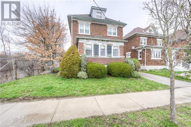 102 Kent Avenue, House detached with 4 bedrooms, 2 bathrooms and 5 parking in Kitchener ON | Card Image