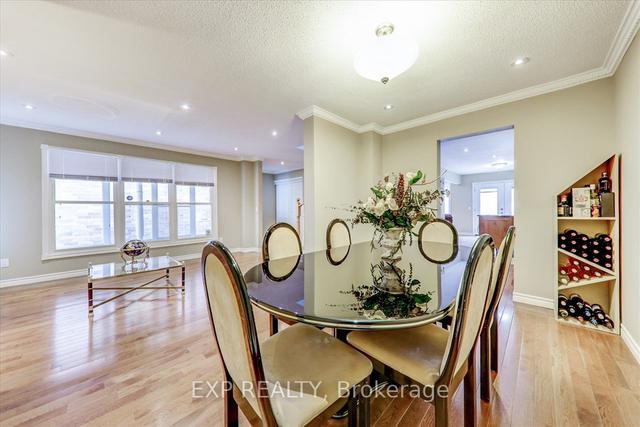 46 Starspray Blvd, House detached with 3 bedrooms, 4 bathrooms and 6 parking in Toronto ON | Image 3