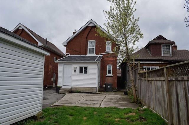84 Ontario St, House detached with 3 bedrooms, 1 bathrooms and 3 parking in Brantford ON | Image 16