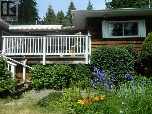 8050 Redrooffs Road, House detached with 4 bedrooms, 2 bathrooms and 7 parking in Sunshine Coast B BC | Image 39