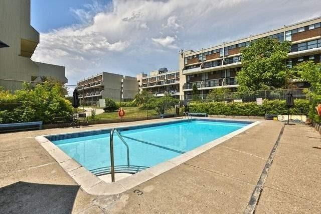 232 - 364 The East Mall, Condo with 2 bedrooms, 3 bathrooms and 1 parking in Toronto ON | Image 5