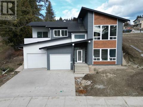 3451 16 Avenue, House detached with 5 bedrooms, 3 bathrooms and 6 parking in Salmon Arm BC | Card Image