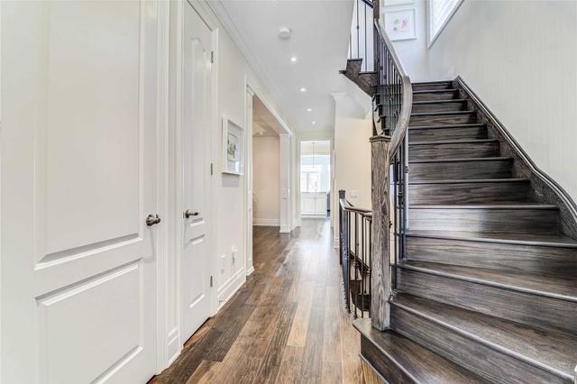 2434 Chateau Common Crt, House attached with 3 bedrooms, 4 bathrooms and 4 parking in Oakville ON | Image 31