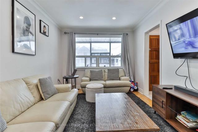 109 Bowie Ave, House detached with 2 bedrooms, 2 bathrooms and 1 parking in Toronto ON | Image 23