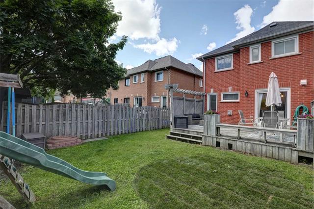 88 Zachary Pl, House attached with 3 bedrooms, 4 bathrooms and 3 parking in Whitby ON | Image 31