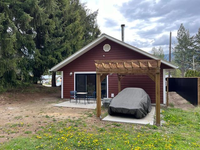 756 10th Avenue, House detached with 3 bedrooms, 1 bathrooms and null parking in Castlegar BC | Image 12
