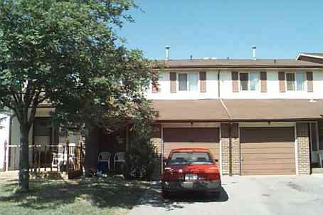 96 Baronwood Crt, Townhouse with 3 bedrooms, 2 bathrooms and 1 parking in Brampton ON | Image 1