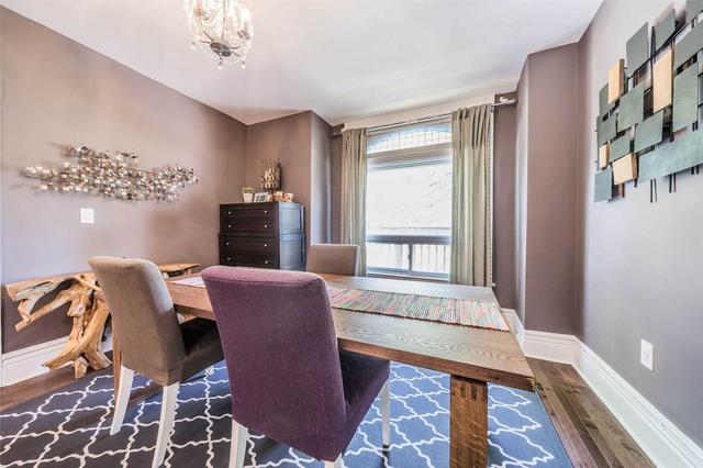 upper - 37 Garden Ave, House detached with 2 bedrooms, 2 bathrooms and 1 parking in Toronto ON | Image 2