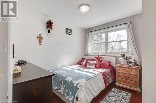 1314 Hillcrest Avenue, House detached with 5 bedrooms, 2 bathrooms and 10 parking in London ON | Image 12