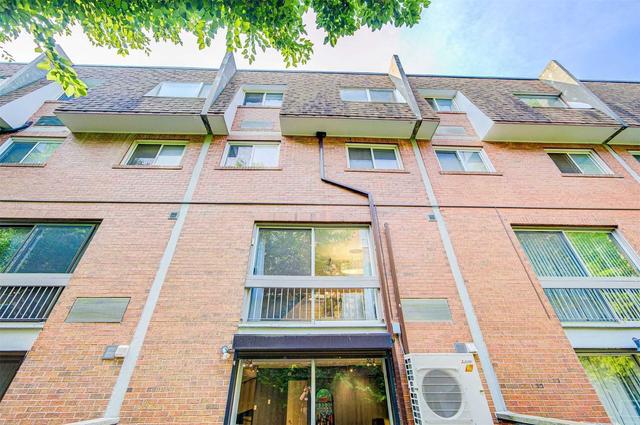 8 - 28 Admiral Rd, Townhouse with 3 bedrooms, 3 bathrooms and 1 parking in Toronto ON | Image 26