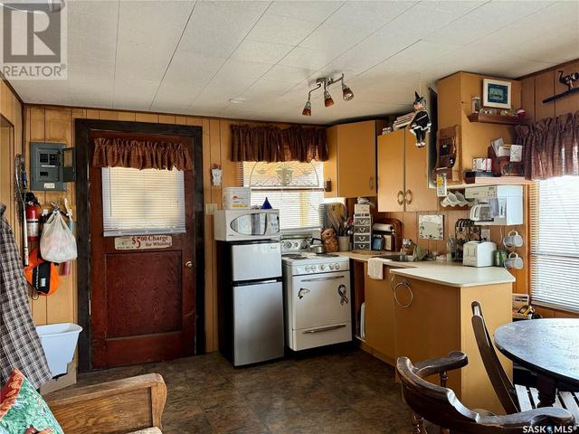 240 6th Street, House detached with 2 bedrooms, 1 bathrooms and null parking in Buena Vista SK | Image 10