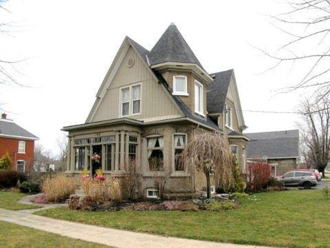 146 Elgin Ave, House detached with 3 bedrooms, 3 bathrooms and 5 parking in Goderich ON | Image 1