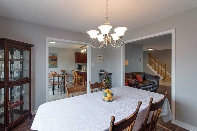 11 Kenney St, House detached with 3 bedrooms, 3 bathrooms and 6 parking in Halton Hills ON | Image 2