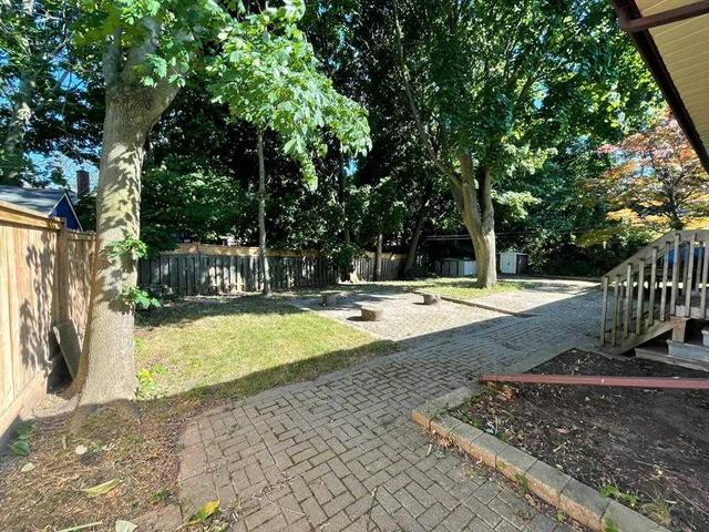 2060 Rebecca St, House detached with 3 bedrooms, 2 bathrooms and 7 parking in Oakville ON | Image 32