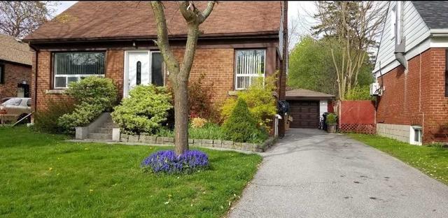 43 Shangarry Dr, House detached with 3 bedrooms, 2 bathrooms and 4 parking in Toronto ON | Image 1