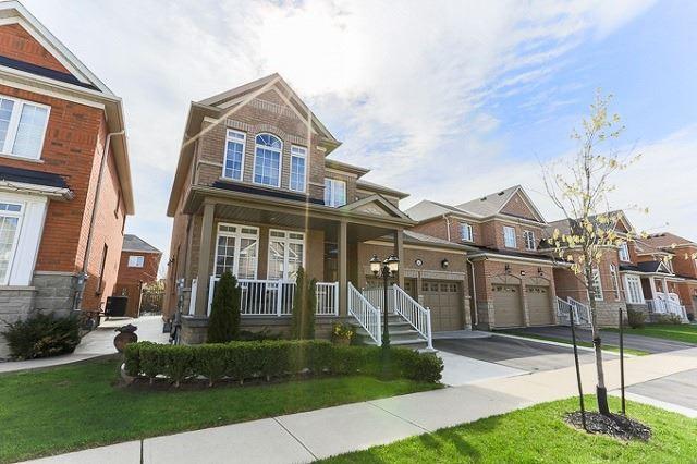 362 Mccartney Cres, House detached with 4 bedrooms, 3 bathrooms and 2 parking in Milton ON | Image 2