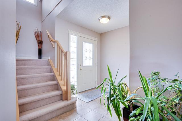 68 Covehaven Terrace Ne, House detached with 3 bedrooms, 2 bathrooms and 4 parking in Calgary AB | Image 4