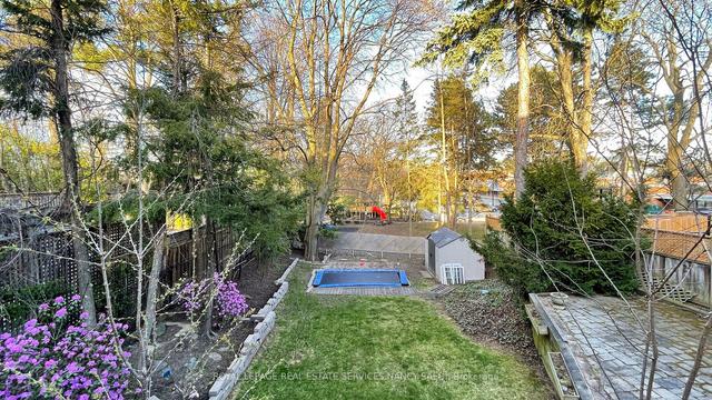 19 Strathgowan Cres, House detached with 4 bedrooms, 4 bathrooms and 5 parking in Toronto ON | Image 20
