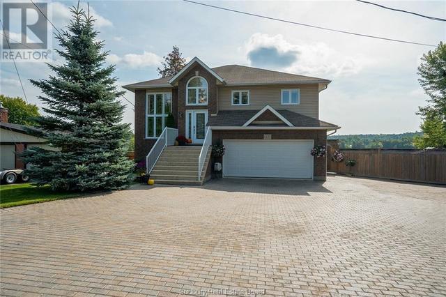 63 Simon Lake Drive, House detached with 4 bedrooms, 2 bathrooms and null parking in Greater Sudbury ON | Image 1
