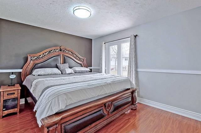 33 Tillbrook Crt, House detached with 4 bedrooms, 3 bathrooms and 10 parking in Toronto ON | Image 14