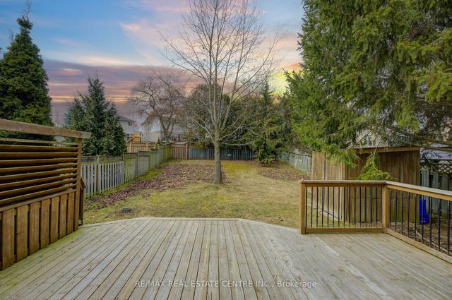 24 Dawn Cres, House detached with 3 bedrooms, 2 bathrooms and 3 parking in Cambridge ON | Image 22