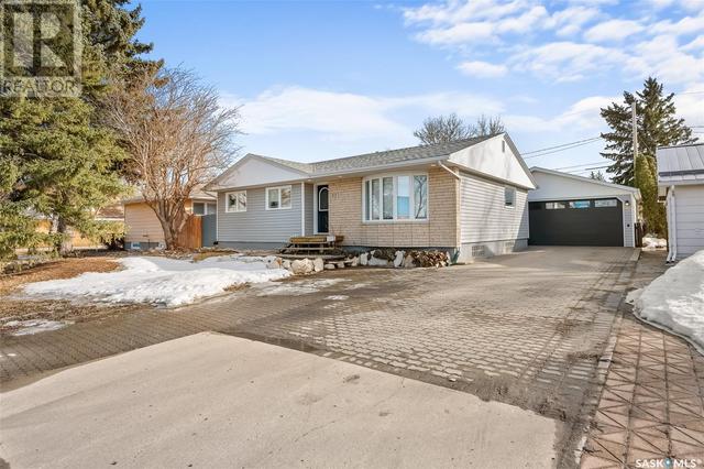 815 Elizabeth Street, House detached with 4 bedrooms, 2 bathrooms and null parking in Moose Jaw SK | Image 39