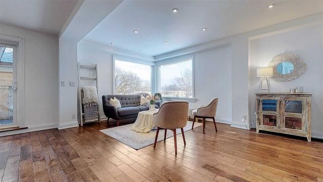 38 Clearbrooke Circ, House detached with 2 bedrooms, 2 bathrooms and 5 parking in Toronto ON | Image 36