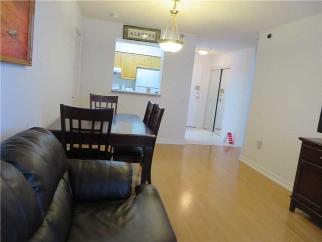812 - 3088 Kennedy Rd, Condo with 2 bedrooms, 2 bathrooms and 1 parking in Toronto ON | Image 3