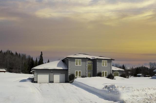 2316 Falconcrest Dr, House detached with 4 bedrooms, 3 bathrooms and null parking in Thunder Bay ON | Card Image
