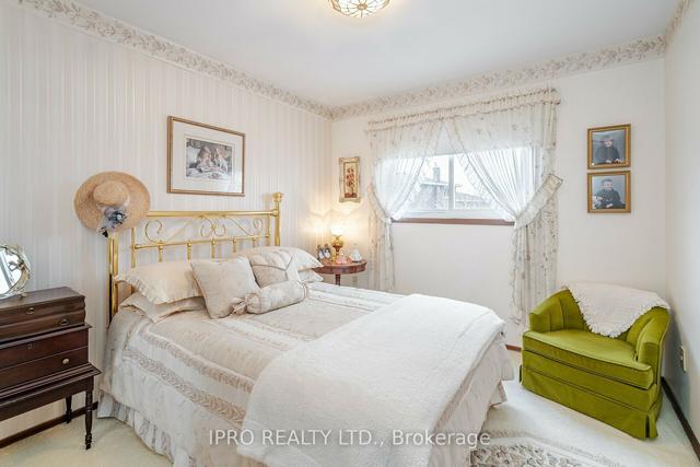 64 Linkdale Rd, House detached with 3 bedrooms, 2 bathrooms and 6 parking in Brampton ON | Image 20