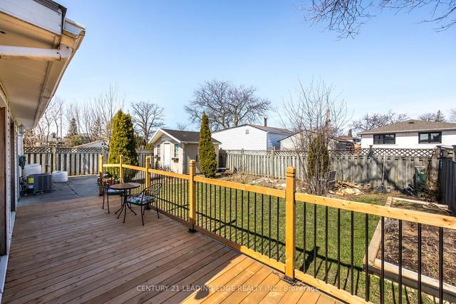38 Wheatsheaf Cres, House detached with 3 bedrooms, 2 bathrooms and 7 parking in Toronto ON | Image 29
