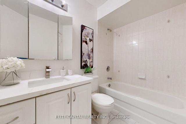 5 - 2 Alpen Way, Townhouse with 3 bedrooms, 3 bathrooms and 2 parking in Markham ON | Image 7