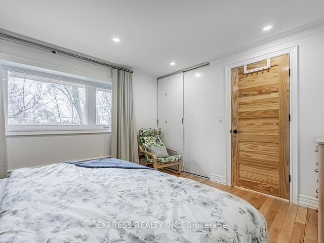 68 Shrewsbury Sq, House detached with 4 bedrooms, 2 bathrooms and 5 parking in Toronto ON | Image 25