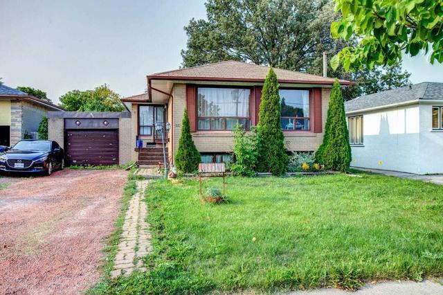 184 Goulding Ave, House detached with 3 bedrooms, 2 bathrooms and 5 parking in Toronto ON | Image 1