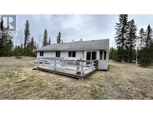 6169 Horse Lake Road, House detached with 3 bedrooms, 2 bathrooms and null parking in Cariboo L BC | Image 4