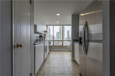 uph1 - 25 Fairview Rd W, Condo with 3 bedrooms, 3 bathrooms and 2 parking in Mississauga ON | Image 6