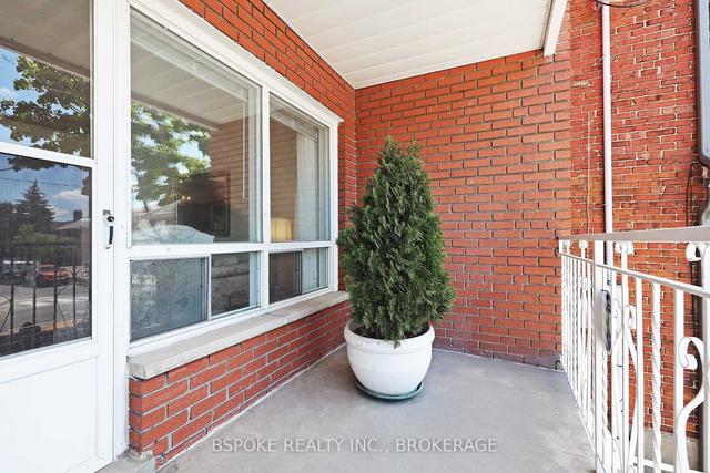 379 Winona Dr, House detached with 3 bedrooms, 2 bathrooms and 3 parking in Toronto ON | Image 36