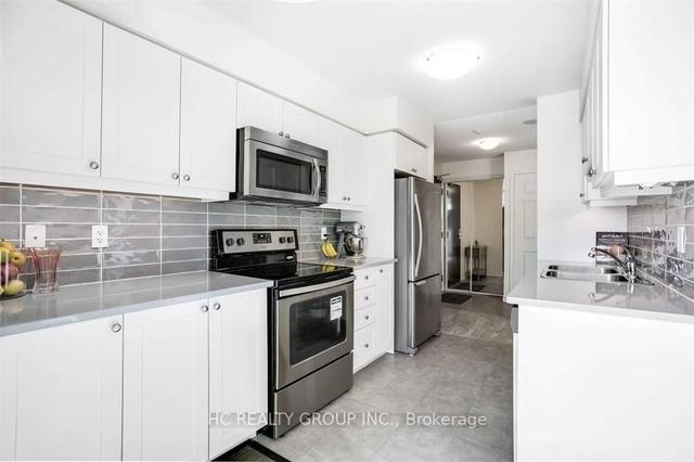 1207 - 25 Lower Simcoe St, Condo with 2 bedrooms, 2 bathrooms and 1 parking in Toronto ON | Image 12