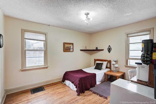 7 Dundas St E, House detached with 2 bedrooms, 1 bathrooms and 2 parking in Erin ON | Image 12