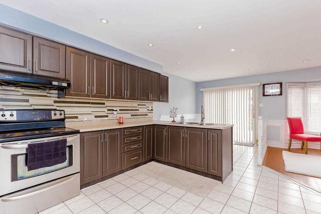 77 Peace Valley Cres, House detached with 3 bedrooms, 4 bathrooms and 6 parking in Brampton ON | Image 9