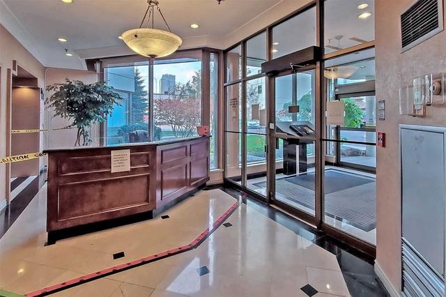 205 - 75 King St E, Condo with 2 bedrooms, 2 bathrooms and 1 parking in Mississauga ON | Image 32